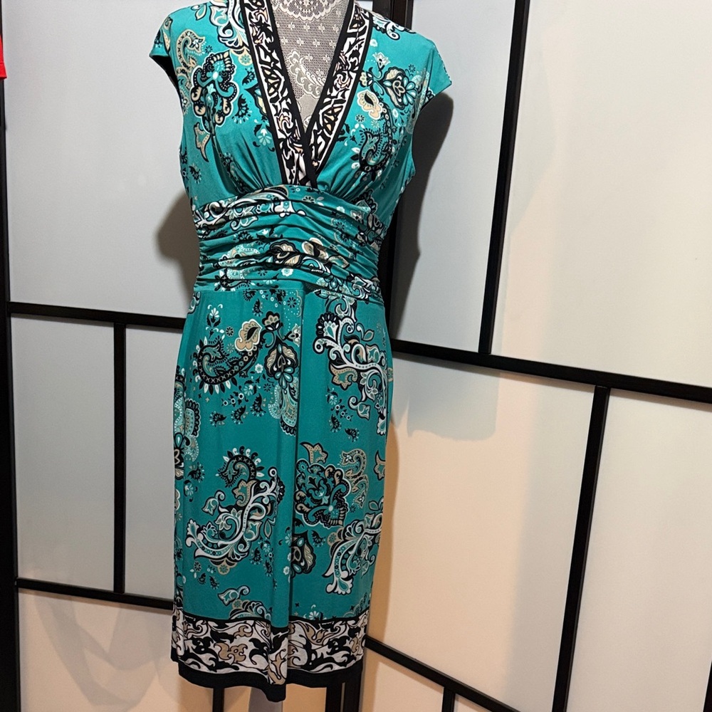 Liz Claiborne Teal Paisley V-Neck Ruched Midi Dress with Black & White Trim